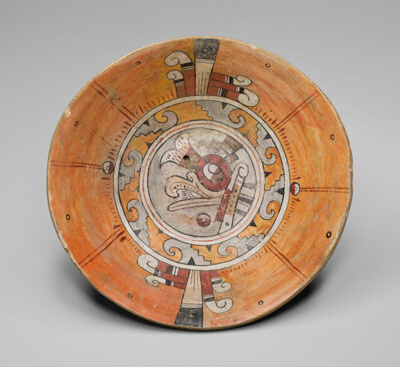 Tripod Bowl Depicting Head of Bird on its Interior Surface