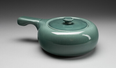 Covered Casserole ("American Modern" Dinnerware)