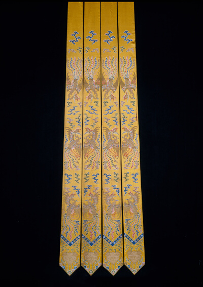 Pendents (For Bed Curtains)