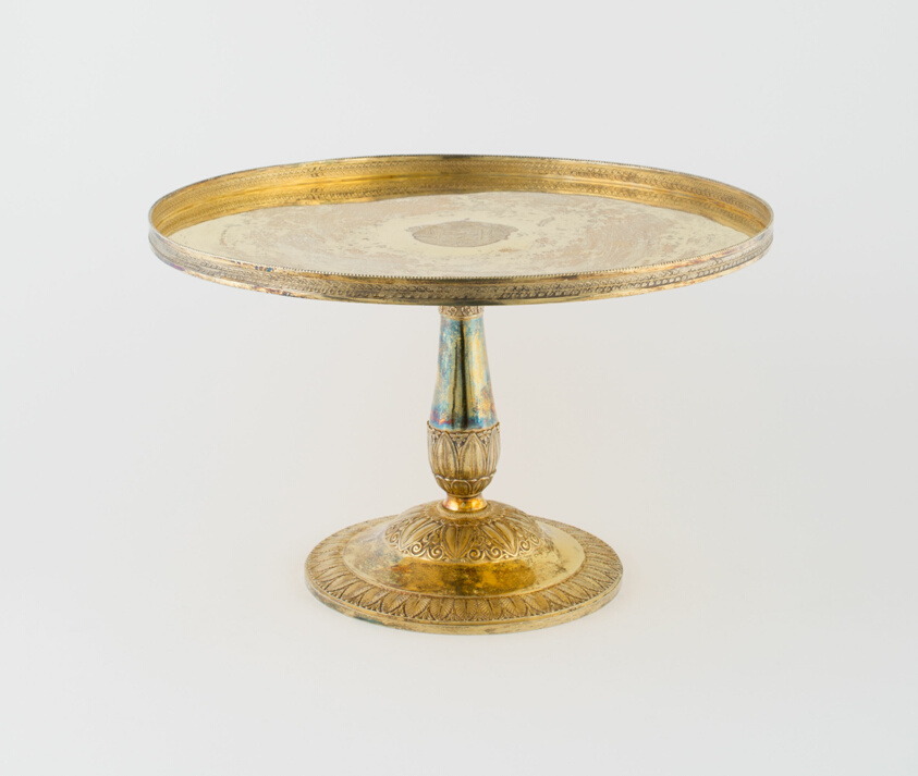 Pair of Standing Dishes