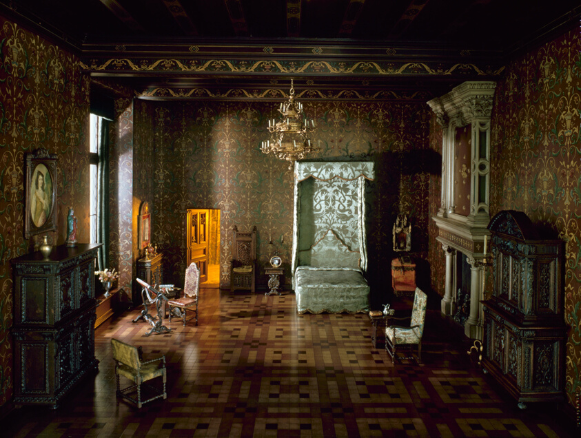 E-17: French Bedroom, Late 16th Century