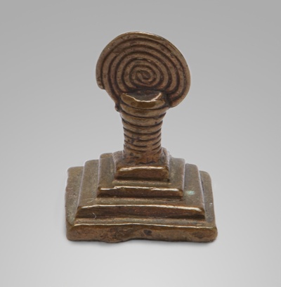 Goldweight Depicting a Pyramid Shape with Spiral