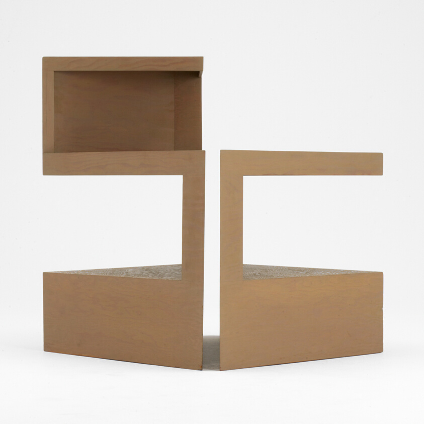 Gingold Living Room End Table (1 of 2)