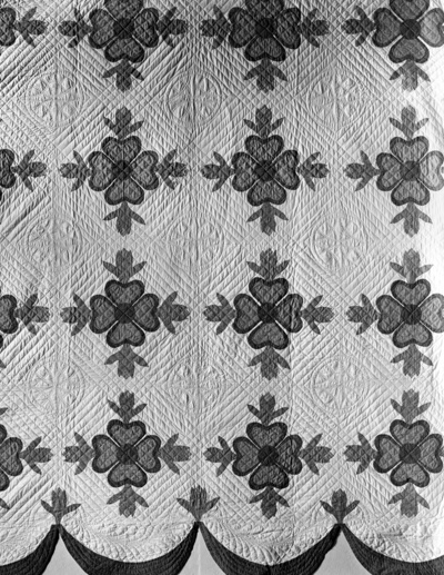 Bedcover (Roses and Buds Quilt)