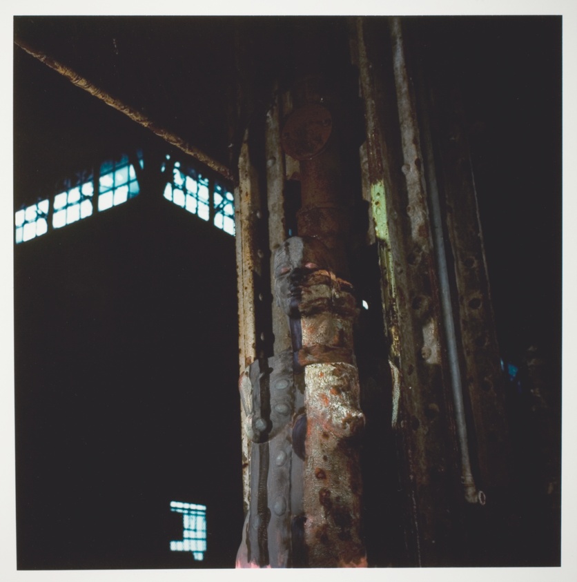 Eisenfeiler mit Abflussrohr (Iron column with Drain Pipe)