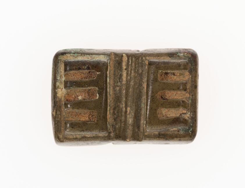 Goldweight with a Geometric Design