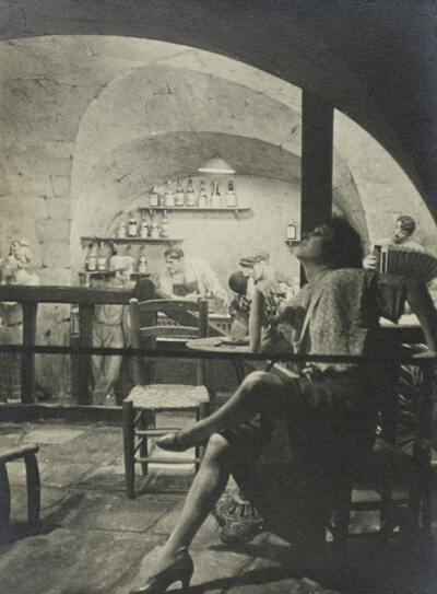 Montmartre Museum, Apache Café, Paris (Musée de Montmartre, Café des Apaches, Paris)