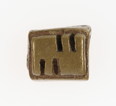 Goldweight with a Geometric Design