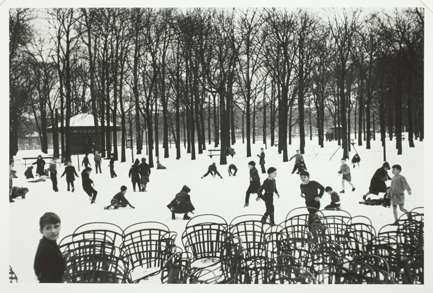 Enfants dans la premiere neige, Paris