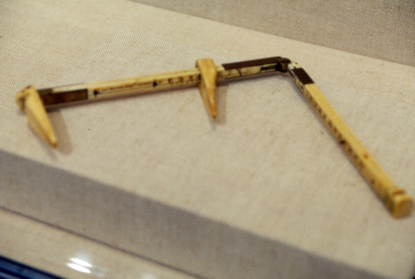Folding Shoe Measure