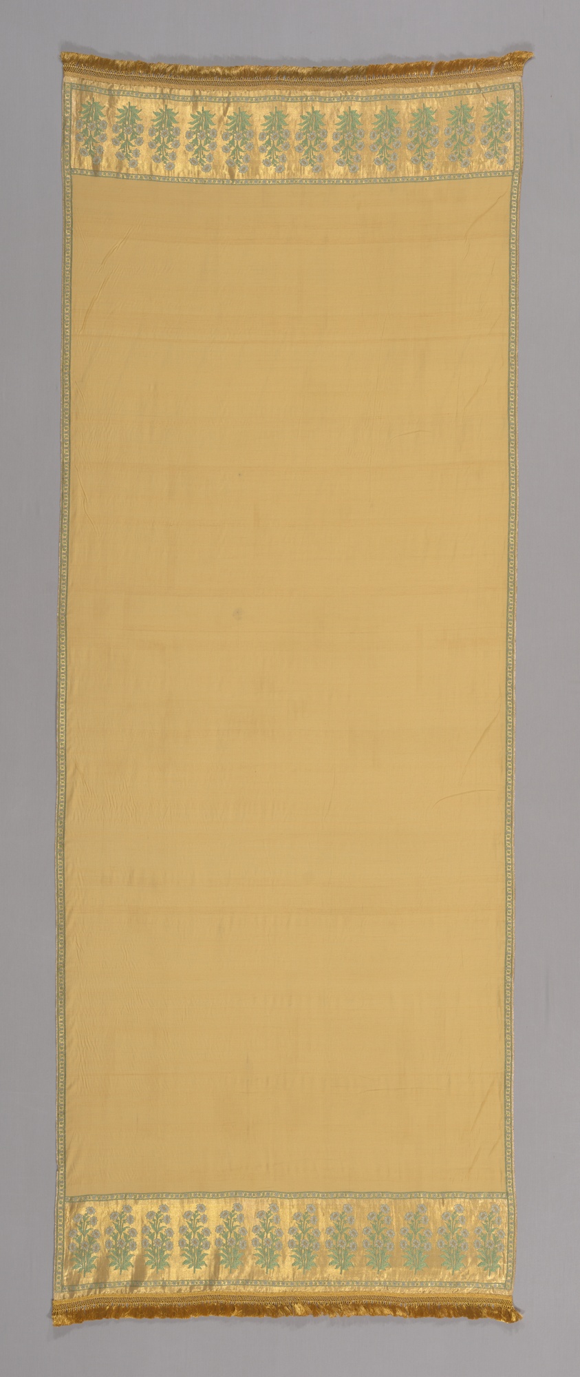 Shawl with Narcissus Flowers