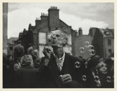 Blowing Soap Bubbles, Petticoat Lane, Whitechapel, London