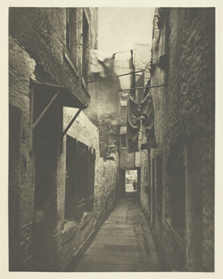 Close No. 101 High Street