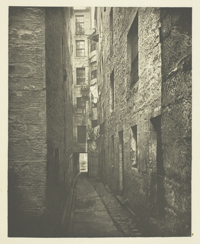 Close No. 148 High Street