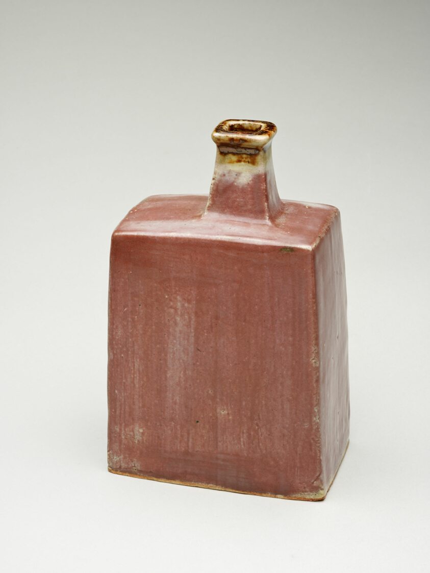 Red Copper-Glazed Vase (shinshayu tsubo)