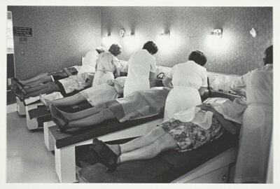 Hair Wash and Dye Room in Beauty Salon
