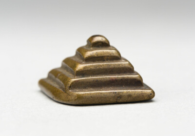 Goldweight with a Geometric Design