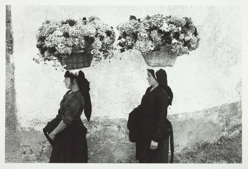 Femmes aux fleurs, Portugal