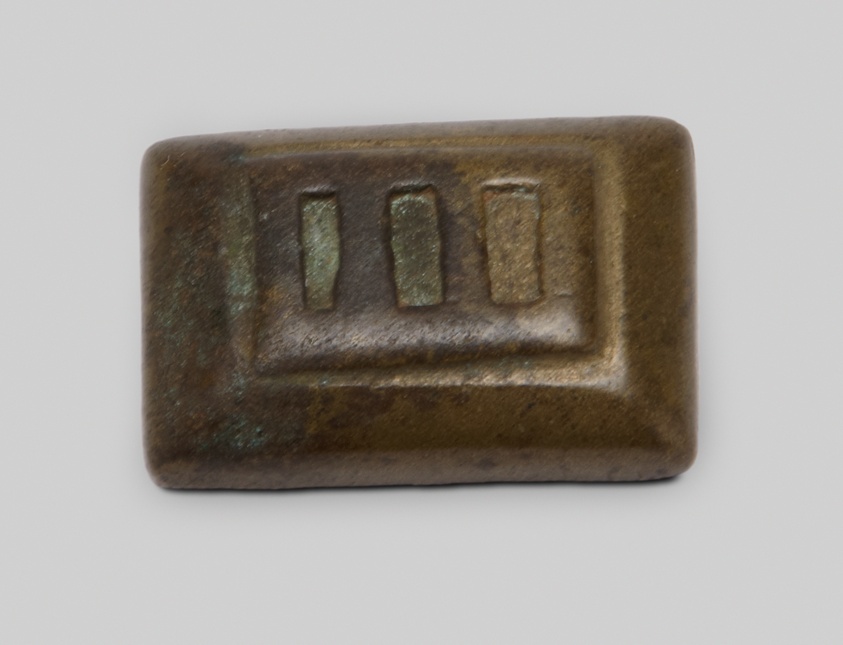 Goldweight with a Geometric Pattern