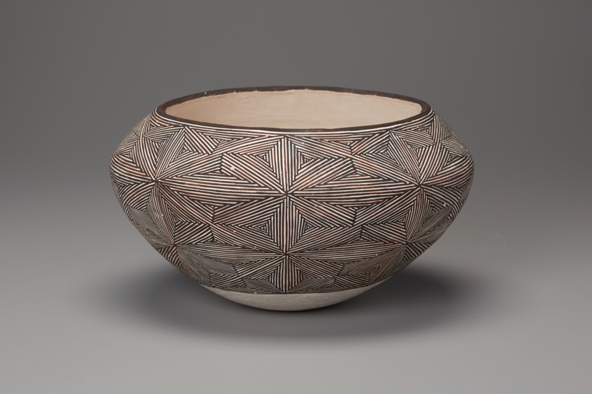 Fine-Line Black-on-White Olla