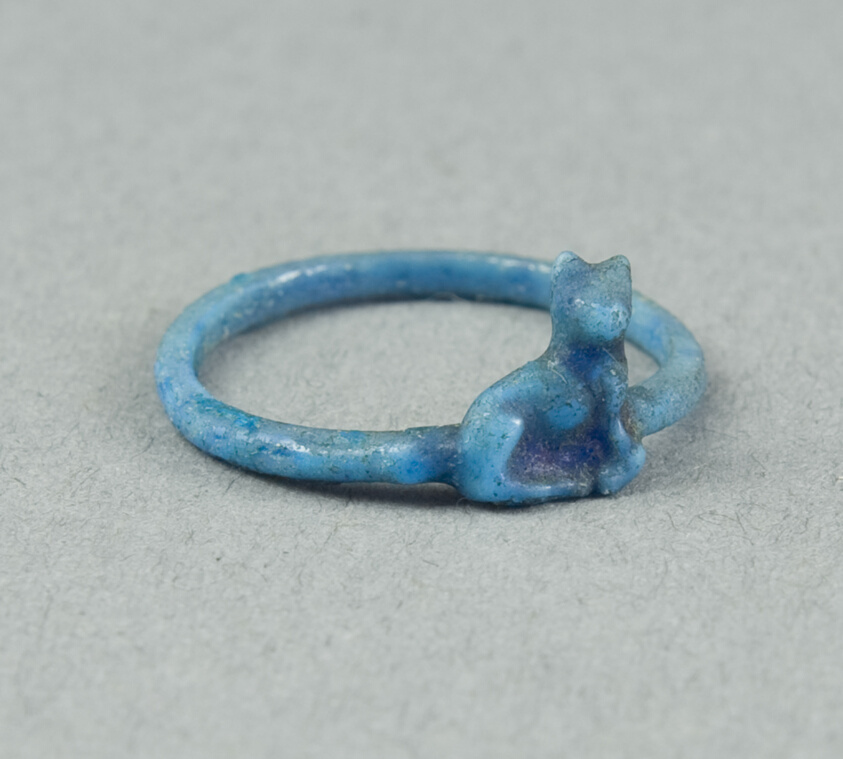 Ring: Figure of Seated Cat
